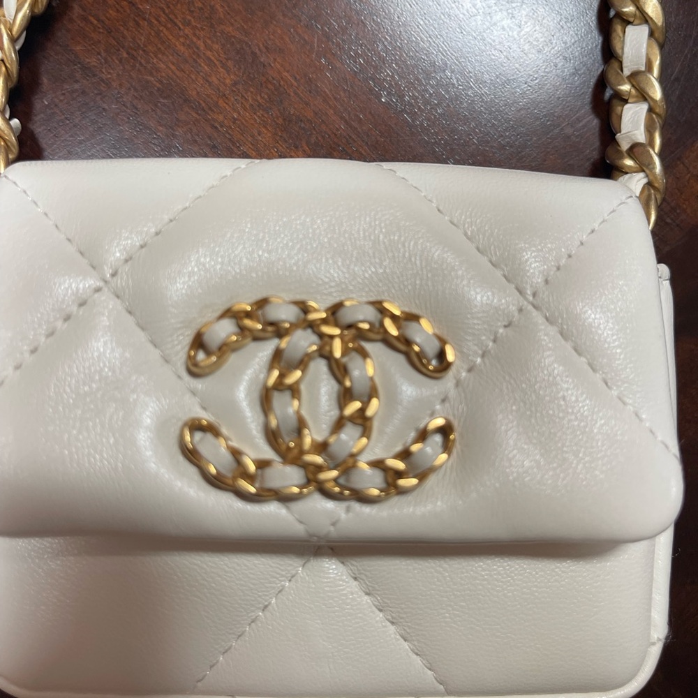 Chanel 2022 19 series Mini Bag - Picture 2 of 8